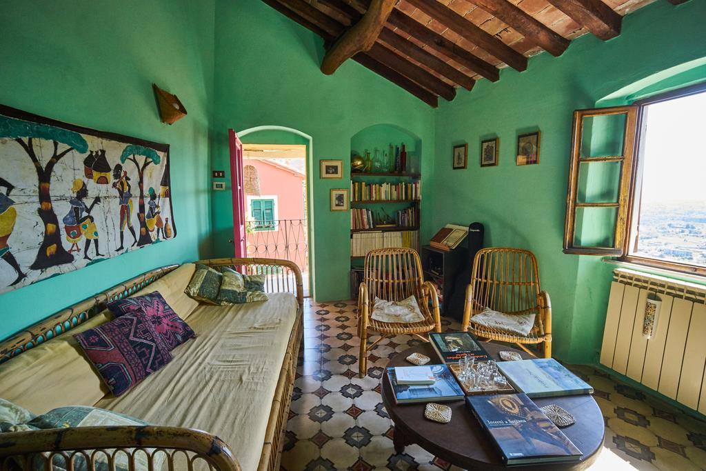Trebiano Sotto Il Castello Bed & Breakfast エクステリア 写真