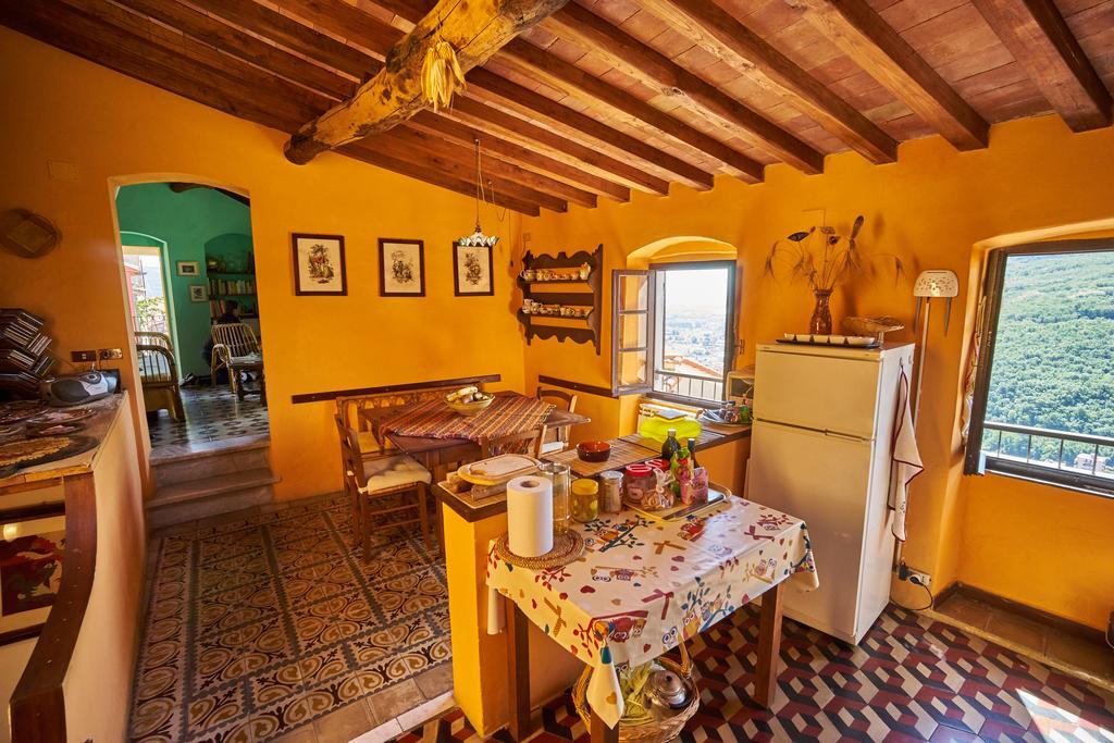 Trebiano Sotto Il Castello Bed & Breakfast エクステリア 写真