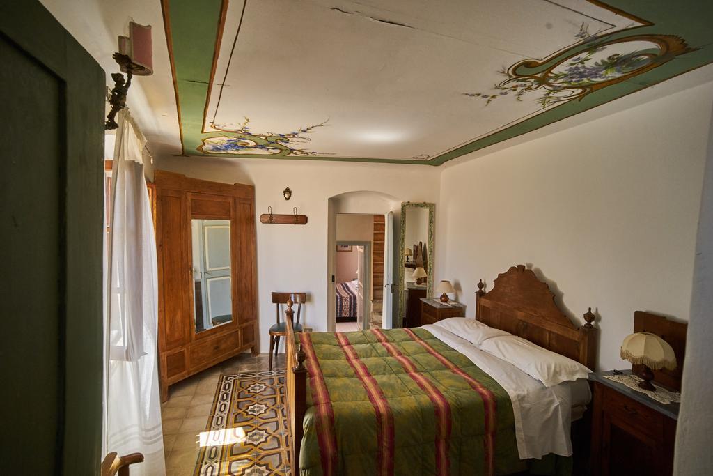 Trebiano Sotto Il Castello Bed & Breakfast エクステリア 写真